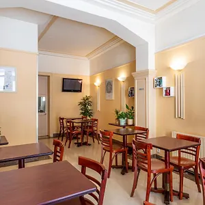 ** Hotel Saint Maurice France